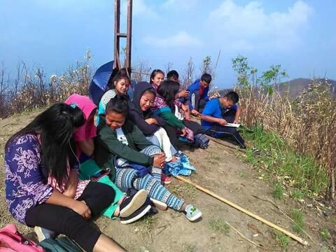 trekking to cross moul